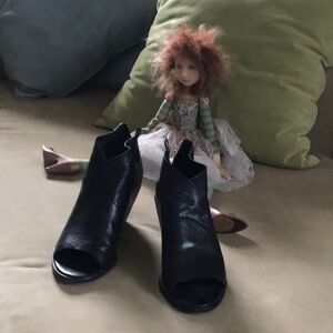 Eileen Fisher Booties Size 6.5